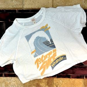 **SOLD** ☀️🌊BILLABONG & WRANGLER take it back cropped tee